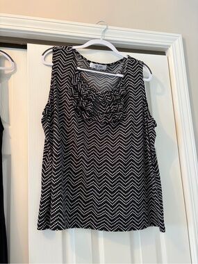 Jones Wear Black and White Chevron Ruffle Sleeveless Blouse